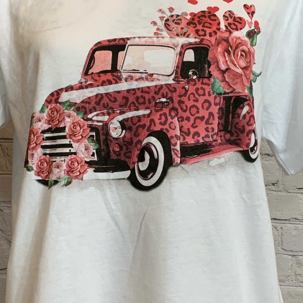 Women’s Leopard Heart Truck Tee - NWT - Picture 3 of 3